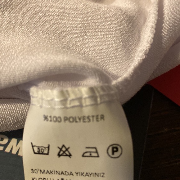 White top NWT sheer on sleeves size M 100% polyester - Picture 7 of 8